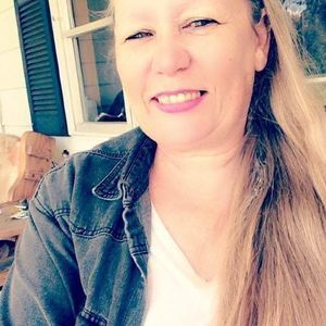 Meet your Posher, Carine